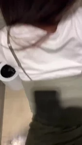 和来重庆玩的女孩